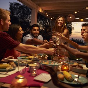 Terrassenüberdachung mit Montage – So finden Sie den richtigen Anbieter. Terrassenüberdachung mit Montage – So finden Sie den richtigen Anbieter.